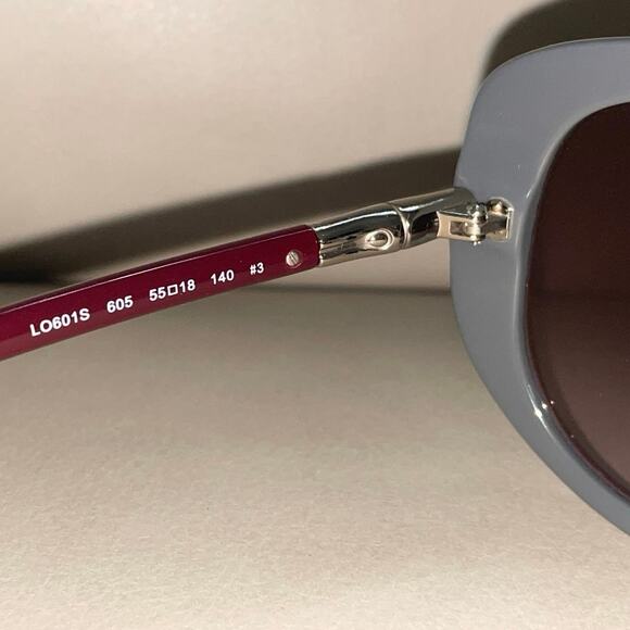 Authentic Designer Longchamp LO601S Two-Tone Retro Butterfly Sunglasses w/ Case main image 5